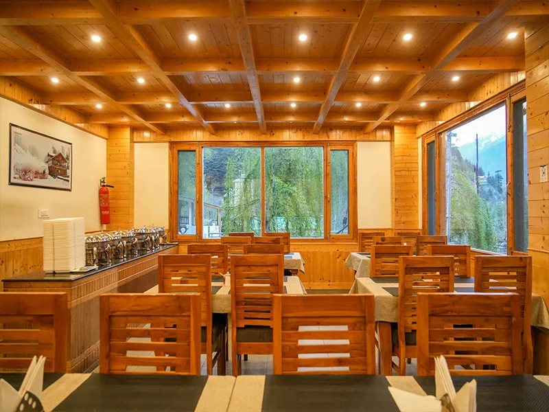 3 Star Hotel In Manali-Hotel Mountain Pearl-Restaurant